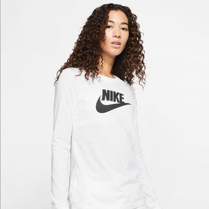 Nike Womens long sleeve t shirt